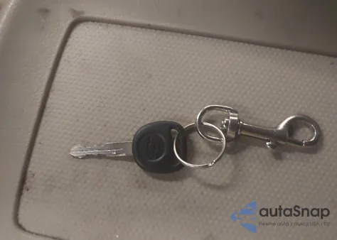 2000 Chevrolet Suburban 1500 Ls z USA, uszkodzony, nr VIN 3GNFK16T6YG120637